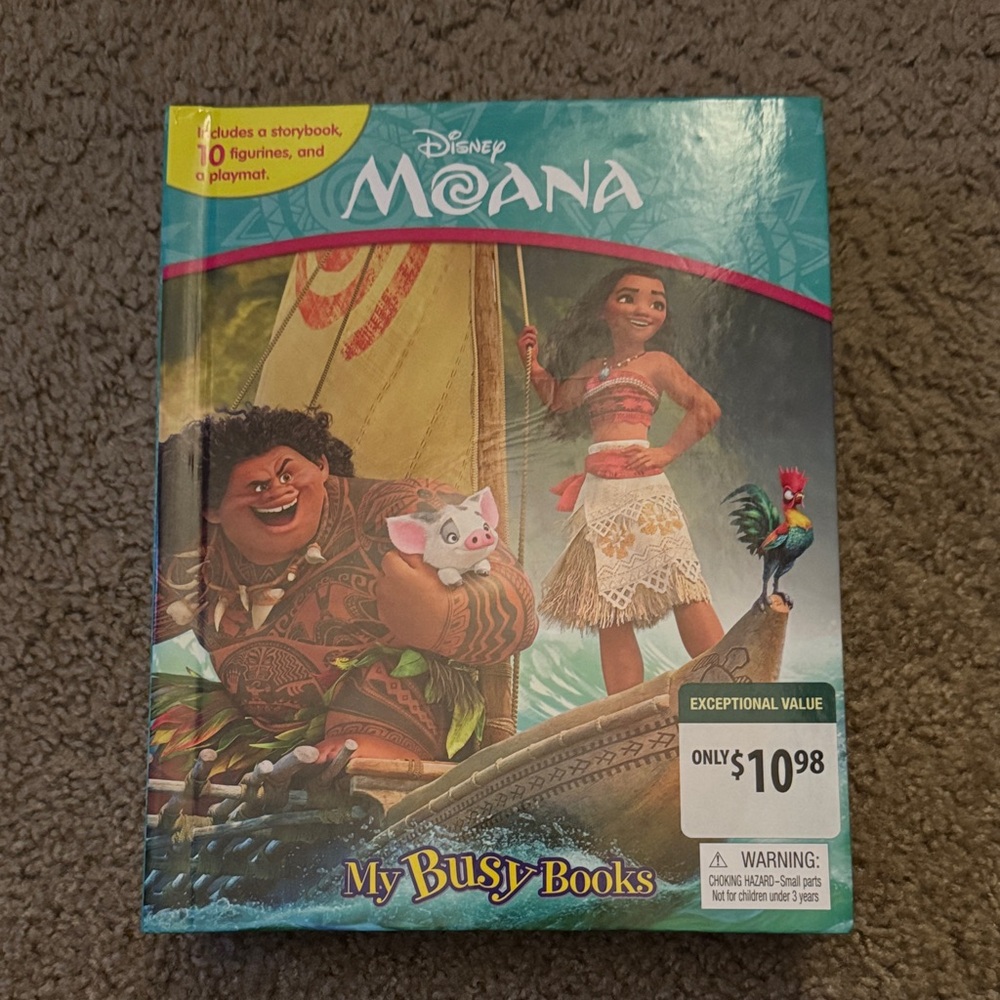 Disney Moana Adventure Busy book with Figurines
